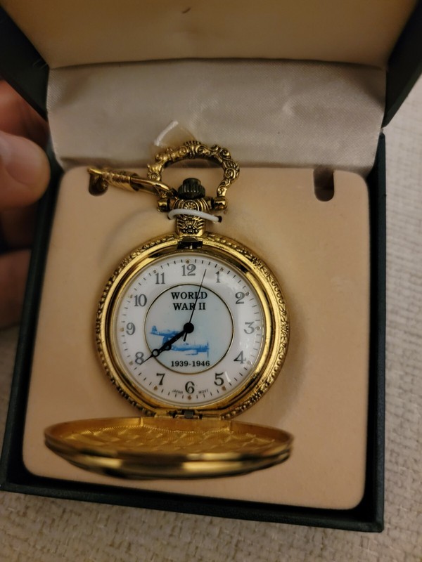BRAND NEW WWII "RAISING THE FLAG ON IWO JIMA" COMMEMORATIVE POCKET WATCH gallery