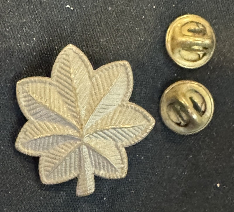 WWII US ARMY AIR FORCES MAJOR OAK LEAF RANK INSIGNIA PIN BACK *