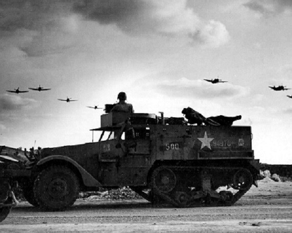 P-47 Thunderbolt Aircraft in flight over M2A1 Okinawa WWII 8x10 Photo 347a