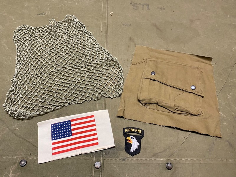 WWII US 101ST AIRBORNE PARATROOPER GEAR LOT, HELMET NET, FLAG, INSIGNIA POCKET