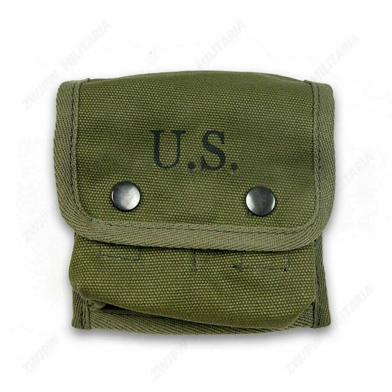 WWII US ARMY JUNGLE FIRST AID POUCH WITH HOOK KIT