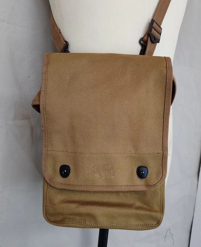 Reproductions WW2 US ARMY MARINE CORPS M1943 MILITARY FIELD MAP BAG KHAKI gallery