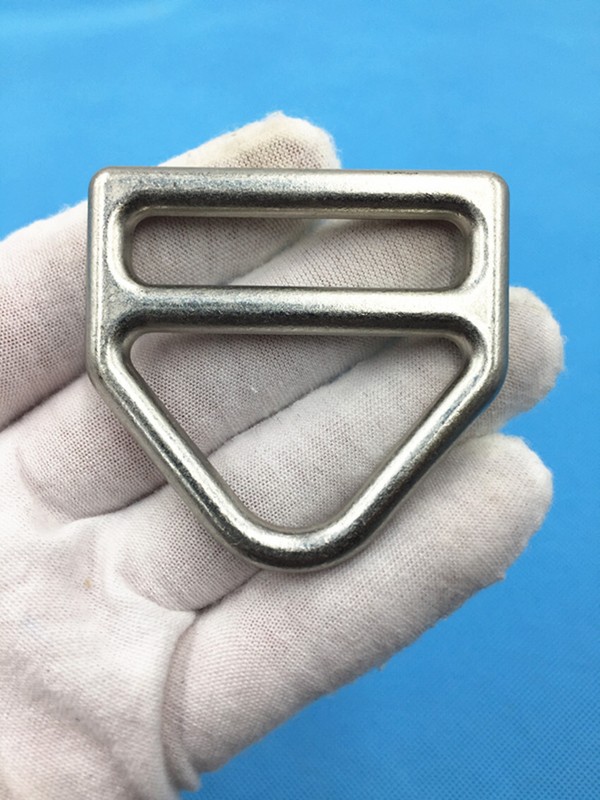 WW2 US paratrooper t-5 parachute bag triangular buckle 2PCS gallery