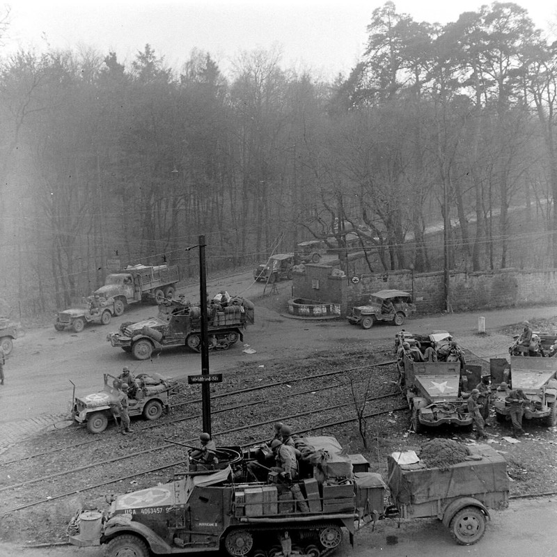 WW2 WWII Photo World War Two / US Army Vehicles Frankfurt Germany 1945 US 156