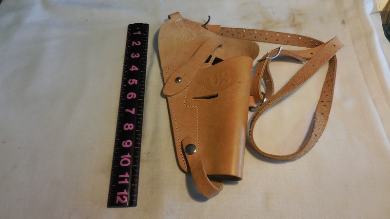 US leather shoulder holster marked: US---age ?