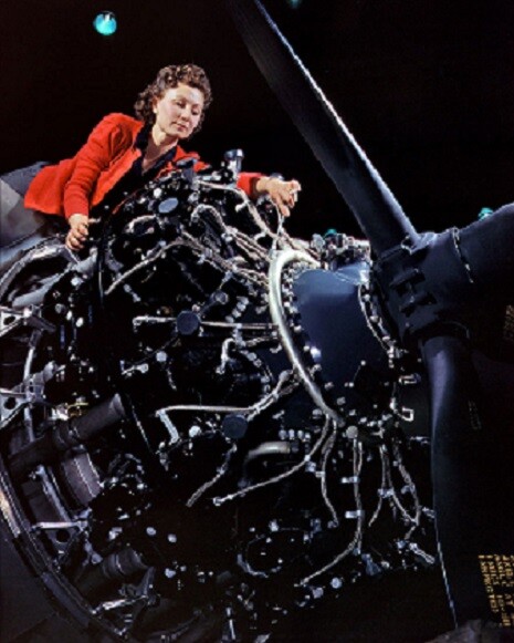 Female Mechanic Worker at the Douglas Aircraft 8x10 WW2 WWII Photo 923
