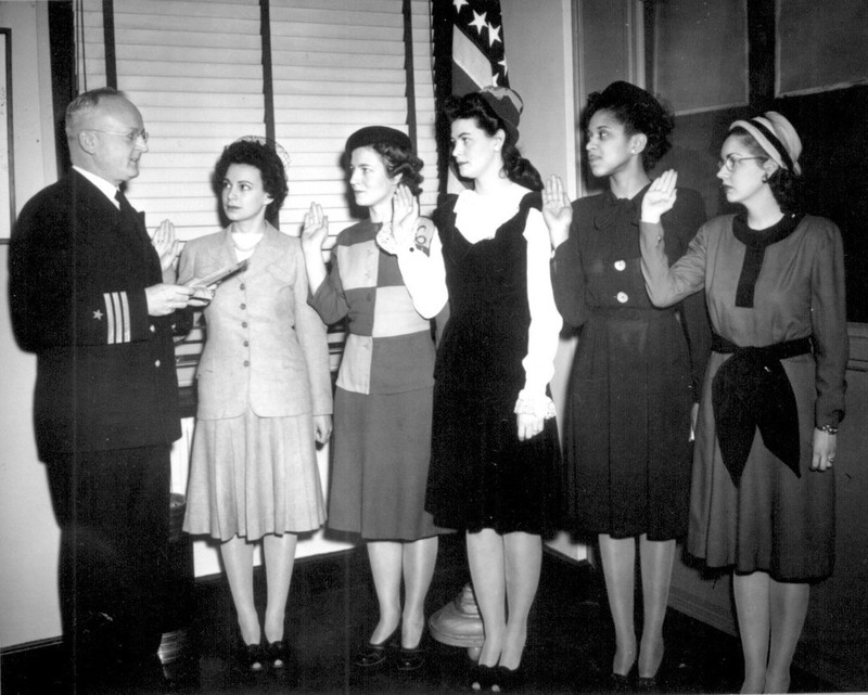 WW2 Photo WWII US Navy Nurses Swearing In Ceremony World War Two / 1217