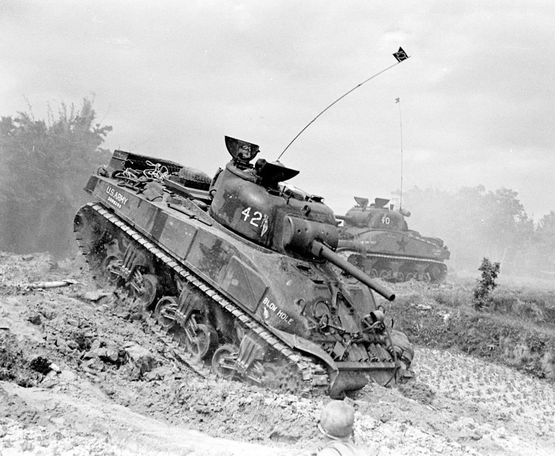 WW2 WWII Photo World War Two / US Army M4 Sherman on Okinawa April 1945