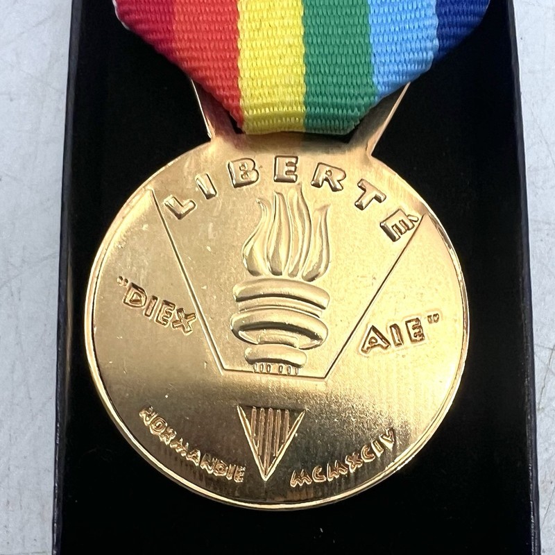 D-Day 50th Anniversary Commemorative Medal WW2 June 6 1944 Operation Overlord gallery