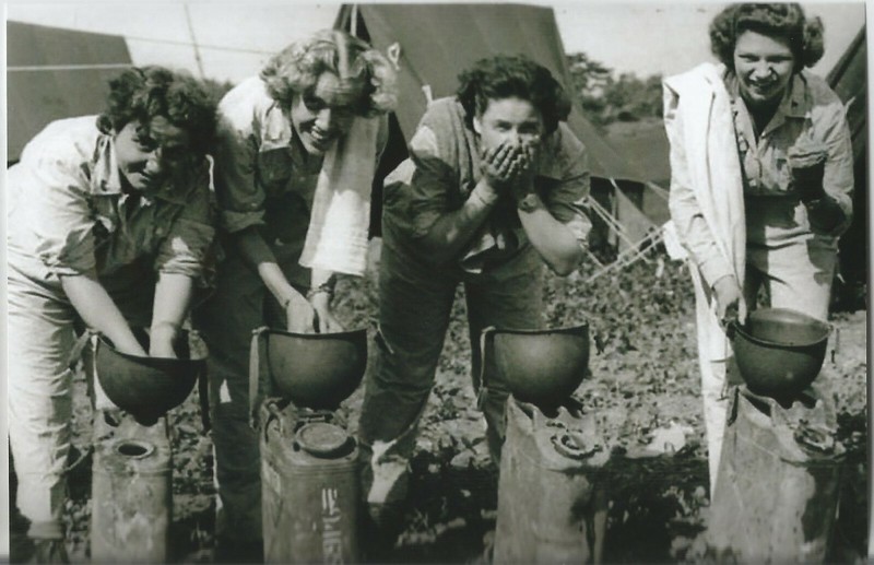WW II – Usa Photo — Nurses Wash Up Using Helmets …