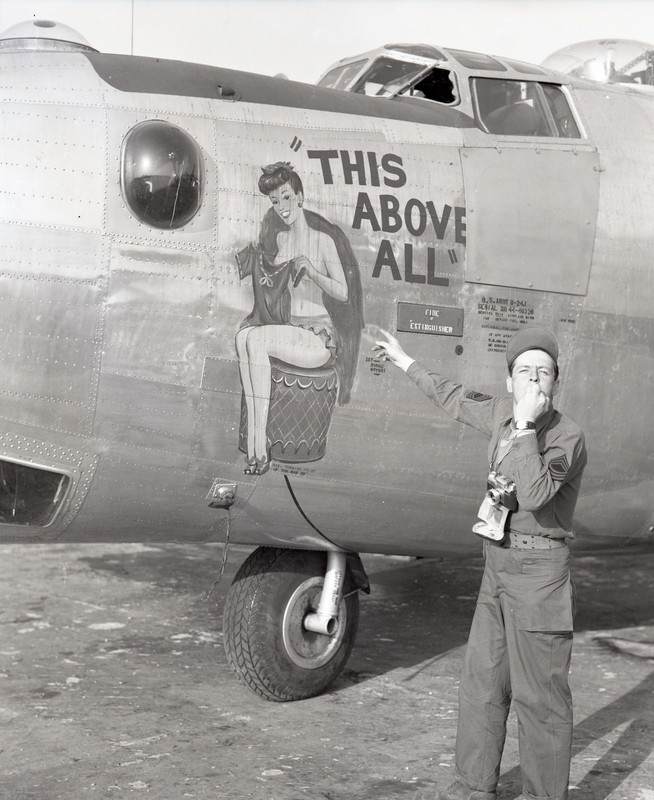 WW2 WWII Photo USAAF Consolidated B-24 Liberator Nose Art World War Two 5816