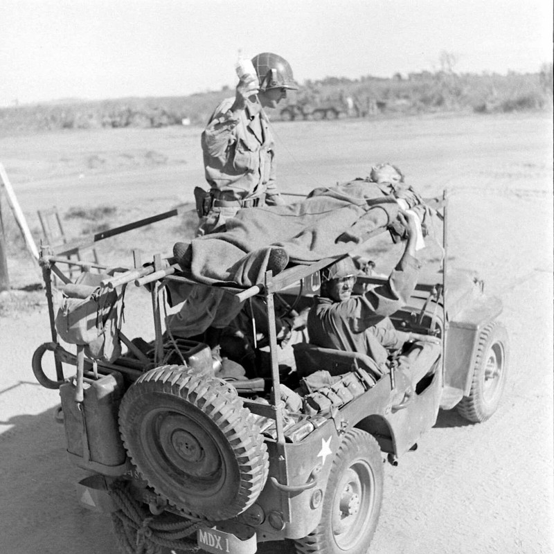 WW2 WWII Photo World War Two / US Army Jeep and Medics Phillipines Jan 45