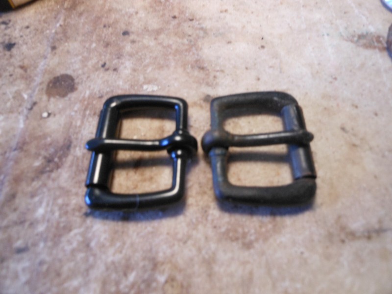US Armored Vehicle / Tank Tool Strap, New, WWII, Leather, Reproduction QBDX2DG gallery