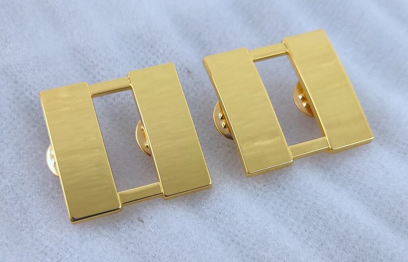 GOLD PAIR OF U.S. US ARMY OFFICER’S CAPTAIN RANK INSIGNIA BADGE PIN