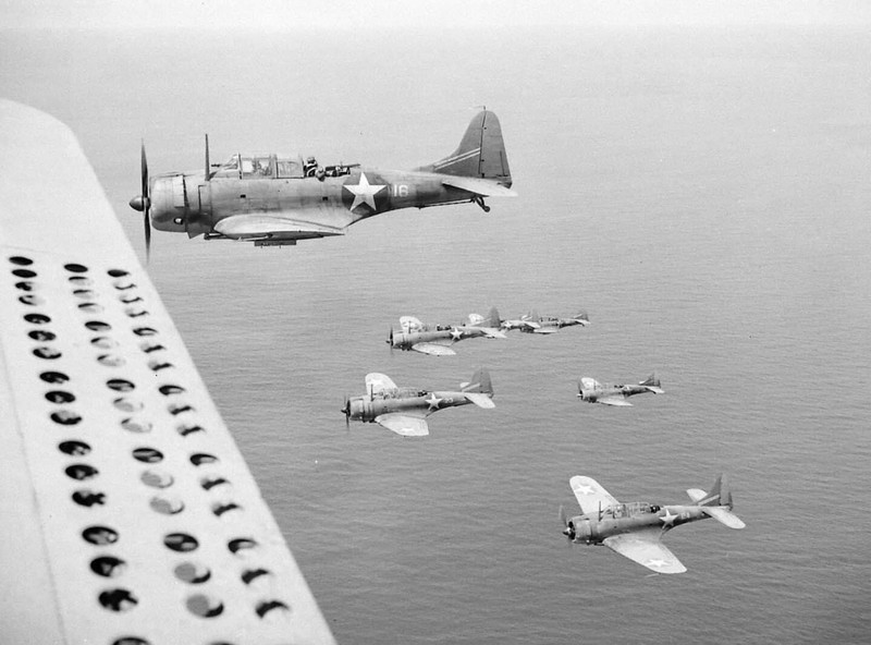 WW2 WWII Photo World War Two / US Navy SBD Dive Bombers Attack Munda March 1943