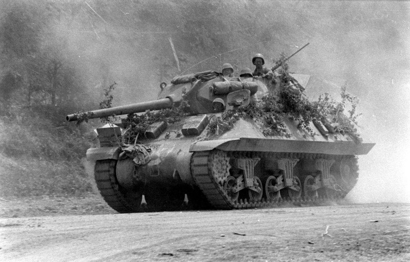 WW2 Photo WWII US Army M10 Tank Destroyer near Rome Italy 1944 / 3117