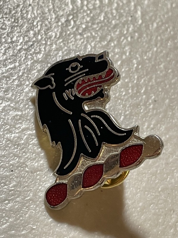 US Army 11th Engineer Battalion Unit Crest Insignia Right Facing Pin #070725-12 gallery