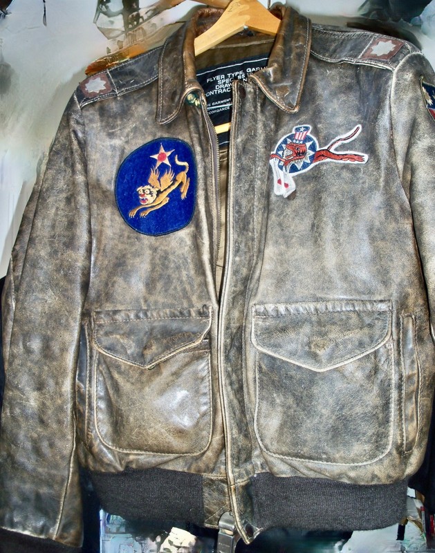 WWII Flying Tigers AVG A2 pilot leather bomber jacket distressed Size 42 Repro