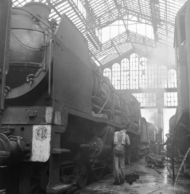 WW2 WWII Photo World War Two / US Military Railroad France 1944 Railway Train