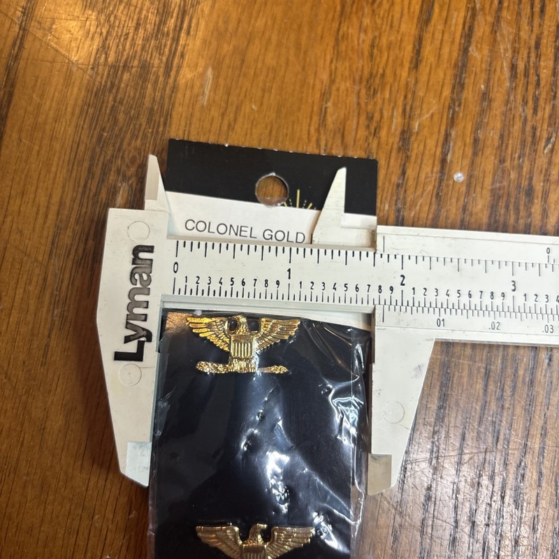 US Army Colonel Eagle War Bird Device Pin Badge Insignia Gold gallery