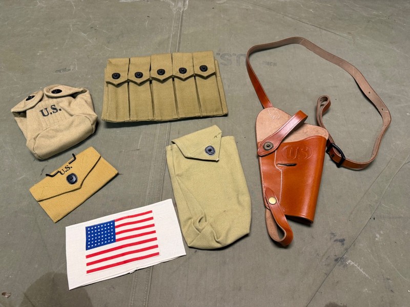 WWII US AIRBORNE PARATROOPER THOMPSON AMMO POUCH, M3 .45 HOLSTER BELT GEAR LOT