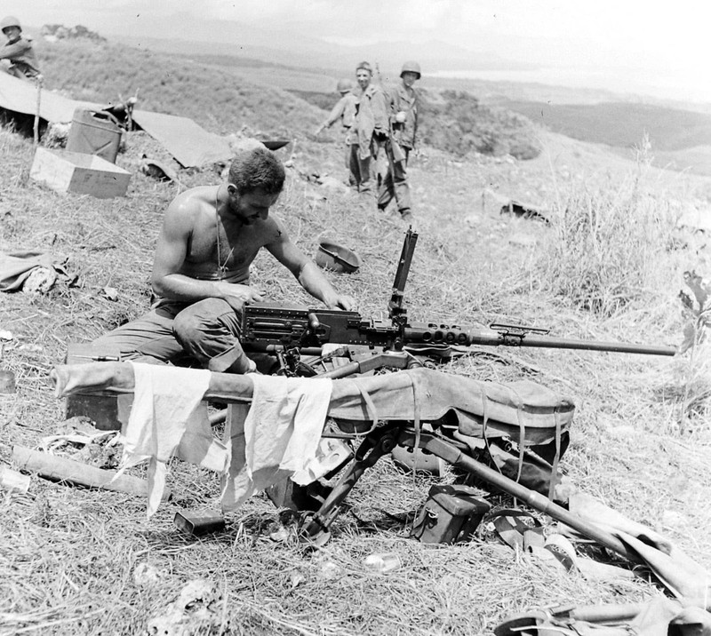WW2 WWII Photo World War Two / US Soldiers M2 Browning Guadalcanal 1943