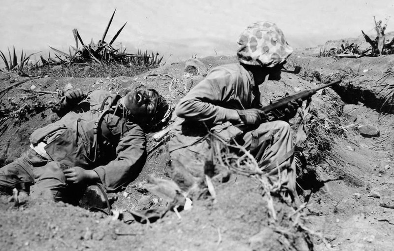 WW2 WWII Photo US Marine Pacific Island M1 Carbine USMC World War Two / 1558R