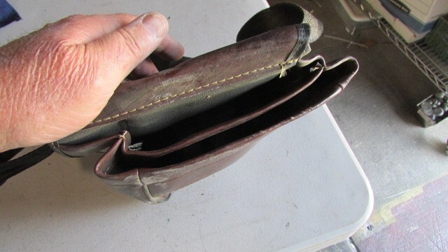 VINTAGE POUCH BAG gallery