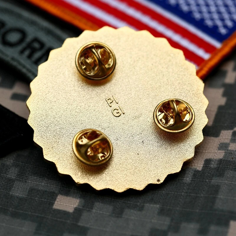 US PRESIDENTIAL SERVICE PRESIDENT IDENTIFICATION METAL BADGE PIN COLLECTIBLES gallery