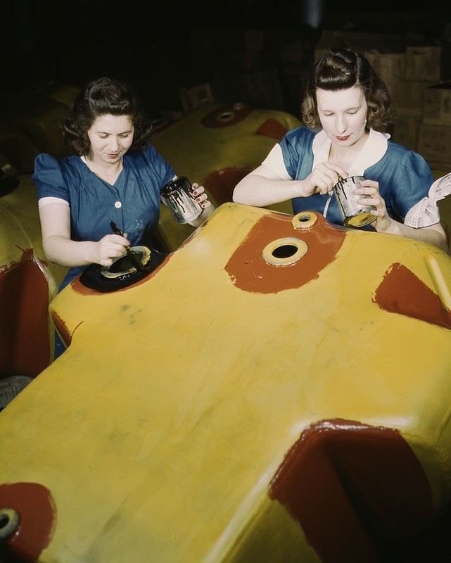 US women war production workers painting 1942 – New 8×10 World War II Photo