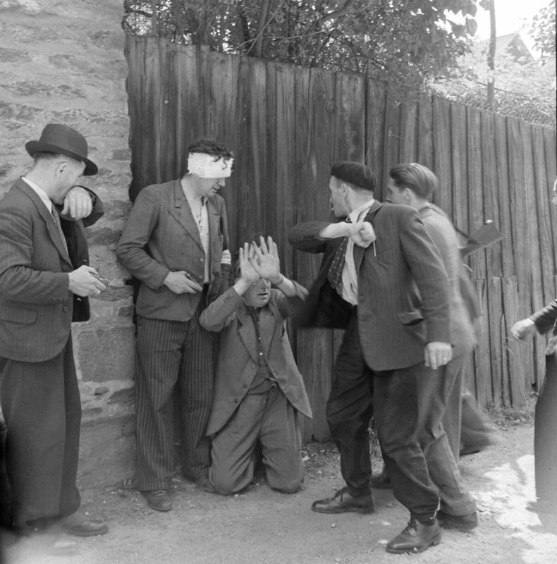 WW2 WWII Photo World War Two / US Army France August 1944 French Collaborator