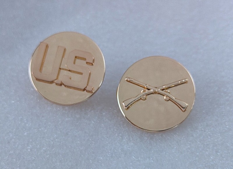 PAIR OF WW2 US Army Enlisted Men’s Infantry collar disc BADGE PIN