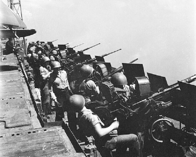 20mm gun crews standing by aboard the USS Hornet 8×10 WWII WW2 Photo 568a
