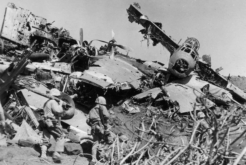 WWII Photo Iwo Jima Japanese Aircraft Wrecks World War Two Japan WW2 USMC / 6003