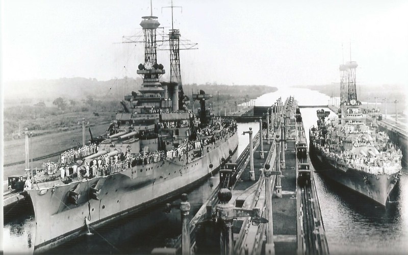 WW II Usa Photo ---- USS Arkansas & USS Texas - Panama Cannel 1919