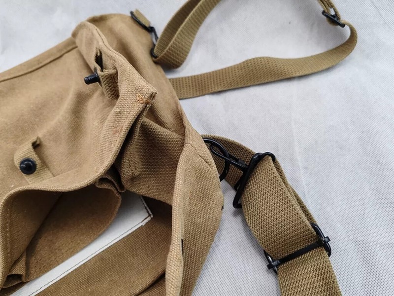 MILITARY WW2 US ARMY INFANTRY FIELD CARRIER CANVAS GAS MASK BAG POUCH KHAKI gallery