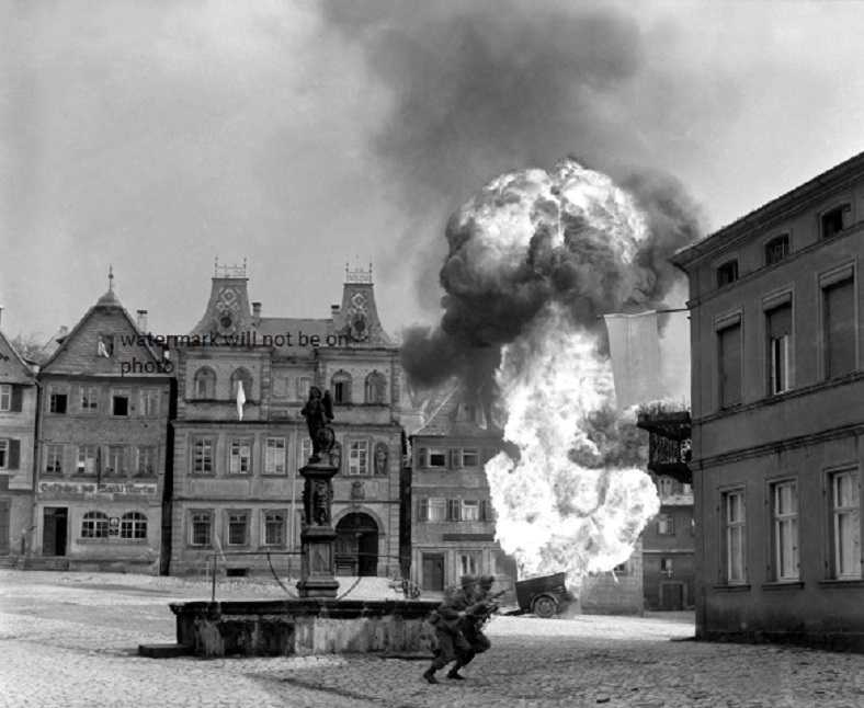 US Soldiers run by fire in Kronach, Germany 8″x 10″ World War II Photo 305