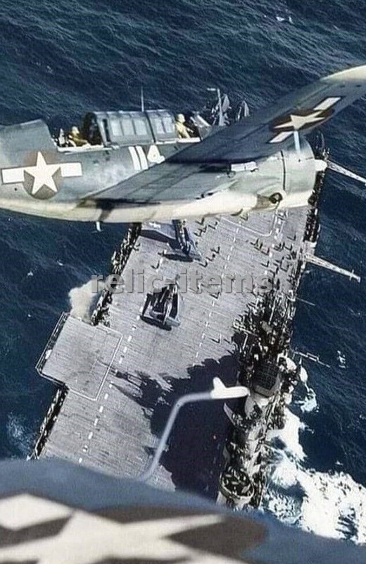 WW2 PICTURE PHOTO US NAVY DIVE BOMBER OVER AIRCRAFT CARRIER 6954