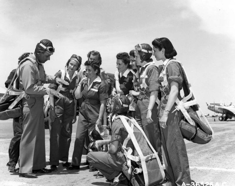 WW2 Photo WWII USAAF WASP Pilots in Training Florida 1943 World War Two / 1661