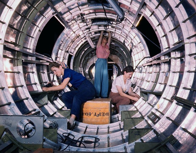 Rosie the Riveter Female Workers Douglas Aircraft 8×10 WW2 WWII Photo 902