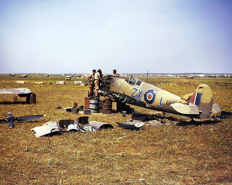 SUPERMARINE SPITFIRE DISMANTLED IN TUNISIA 8×10 GLOSSY PHOTO PRINT