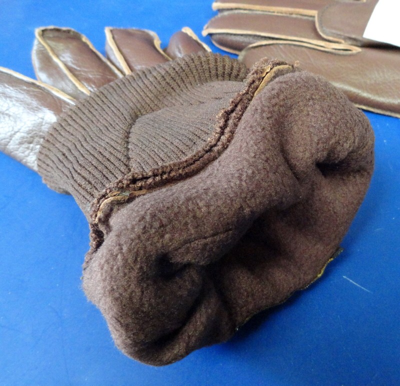 USAAF TYPE A-10 PILOT LEATHER FLYING GLOVES W/LABELS- SZ MEDIUM gallery