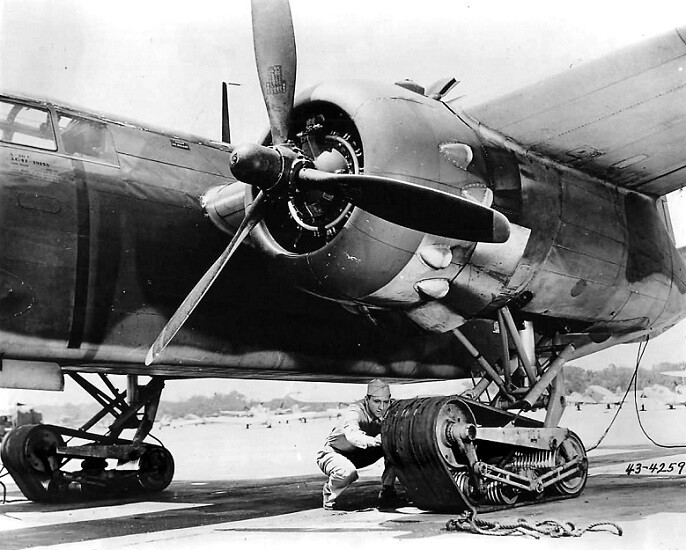 Douglas A-20 with experimental tracked landing gear 8×10 WWII WW2 Photo 646a