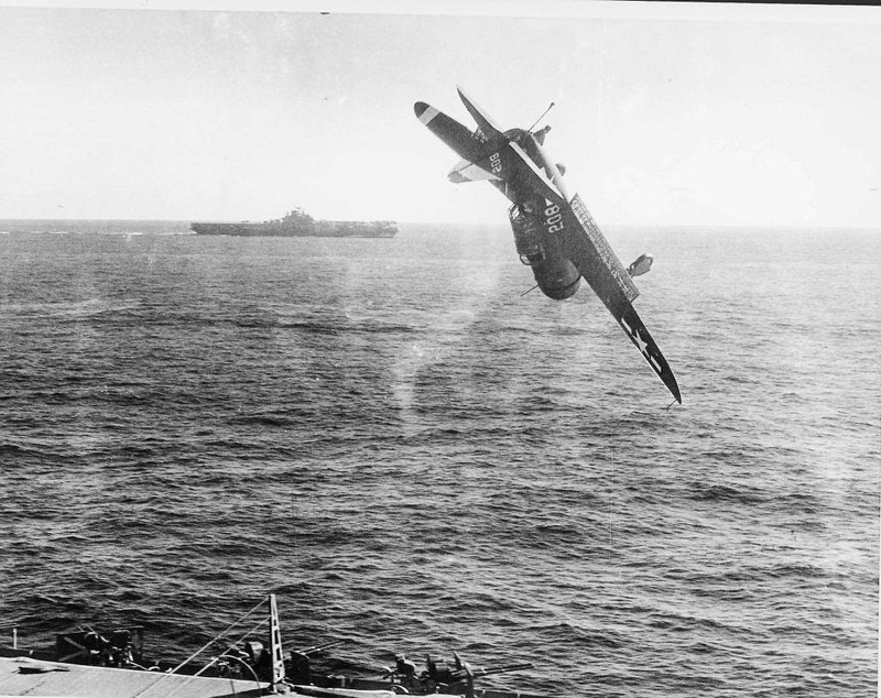 WWII Photo US Navy Dive Bomber Aircraft Carrier Crash World War 2 WW2 / 5134