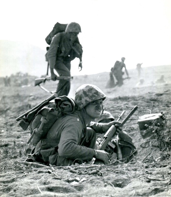 WW2 WWII Photo World War Two / US Marine Iwo Jima M1 Carbine February 1945 USMC