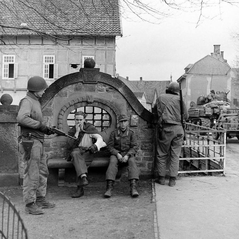 WW2 Photo WWII US Soldiers 1911 German POWS Germany 1945 World War Two / 1431