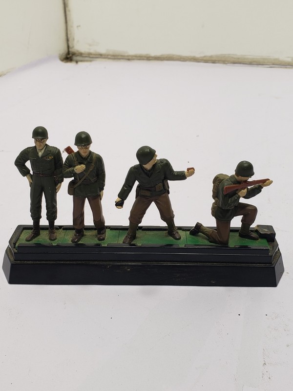 Vintage WWII US Army Soldier Figurine Display Set 4 Figures Military Diorama