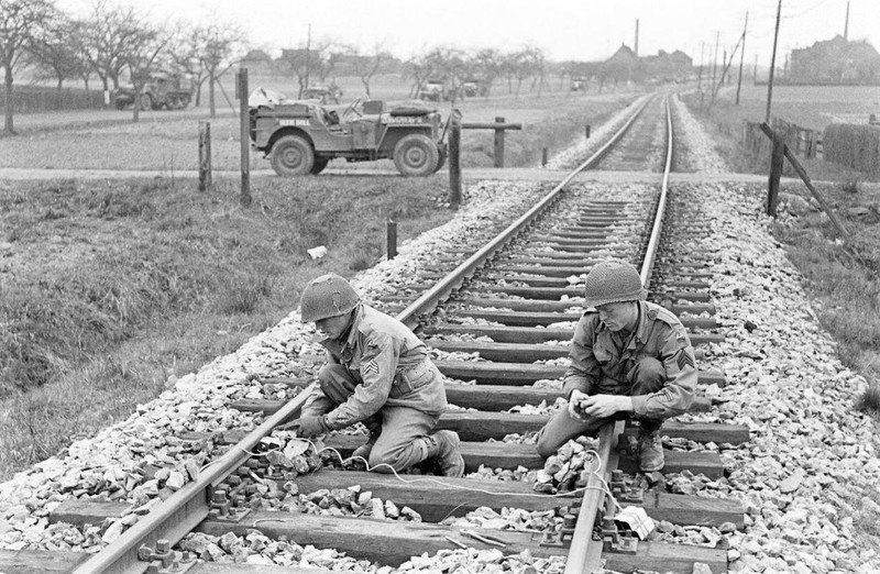 WW2 Photo WWII US Soldiers Blowing Railroad Germany 1945 World War Two /1426