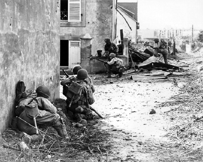 US Soldiers advance in Brest, France 8″x 10″ World War II WW2 2 Photo 457