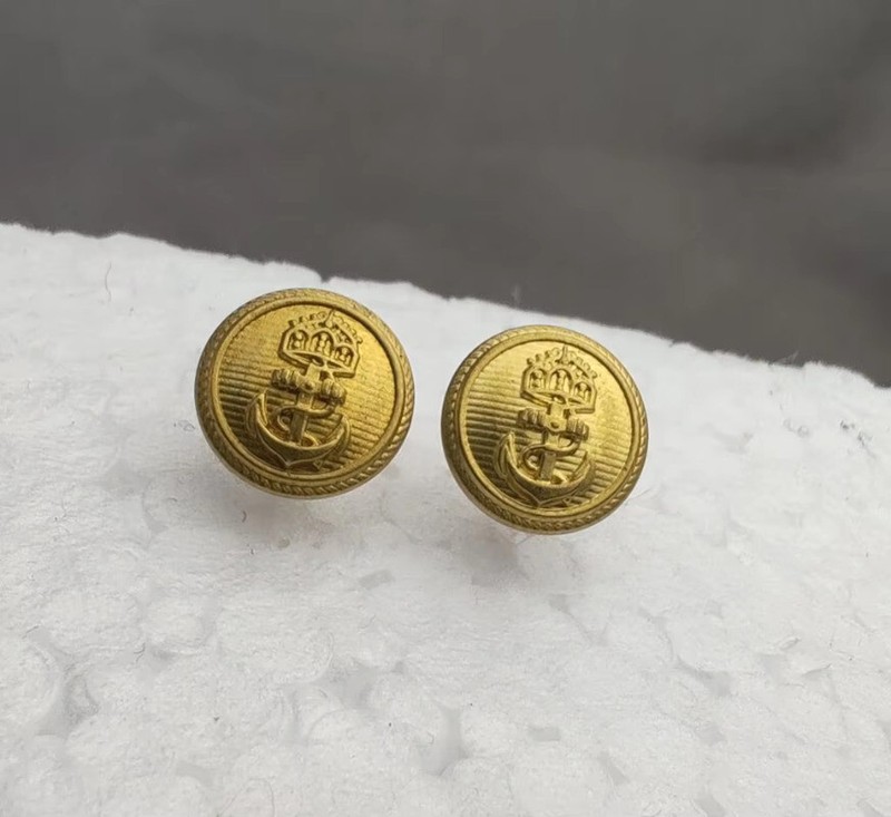 040345 12MM WW1 IMPERIAL GERMAN NAVY OFFICERS VISOR CAP BUTTON golden 2PCS gallery